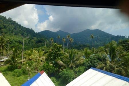 Beachfront Hut Upstairs Astra - Beach Shack Chalet Kampong Juara Bagian luar foto